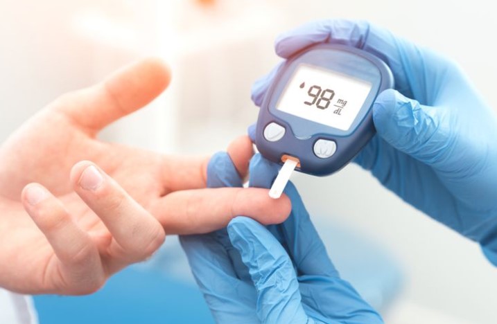 Cek Gula Darah Rutin, Pentingnya untuk Penderita Diabetes